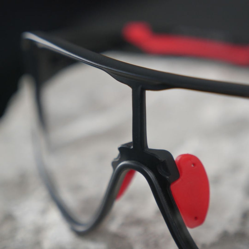 Load image into Gallery viewer, Sunglasses | Photochromic Glasses with UV400 Protection (Black/Red) ROCKBROS MADOVERBIKING
