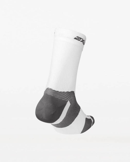 2XU Vectr Ultralight Crew Socks White/Grey - MADOVERBIKING