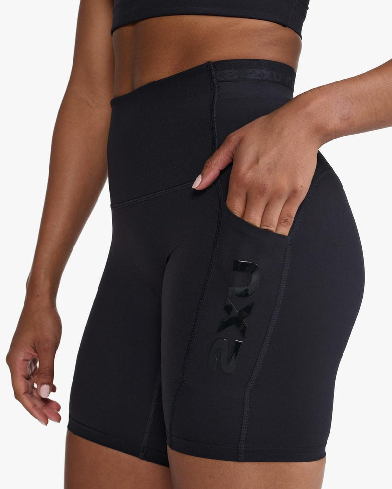 Load image into Gallery viewer, 2XU Women Form Slash Hi-Rise Bike Short-Black/Black
