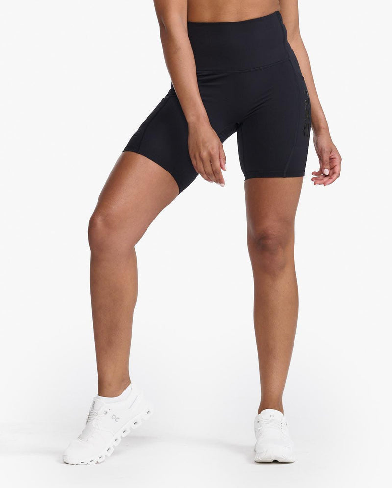 Load image into Gallery viewer, 2XU Women Form Slash Hi-Rise Bike Short-Black/Black
