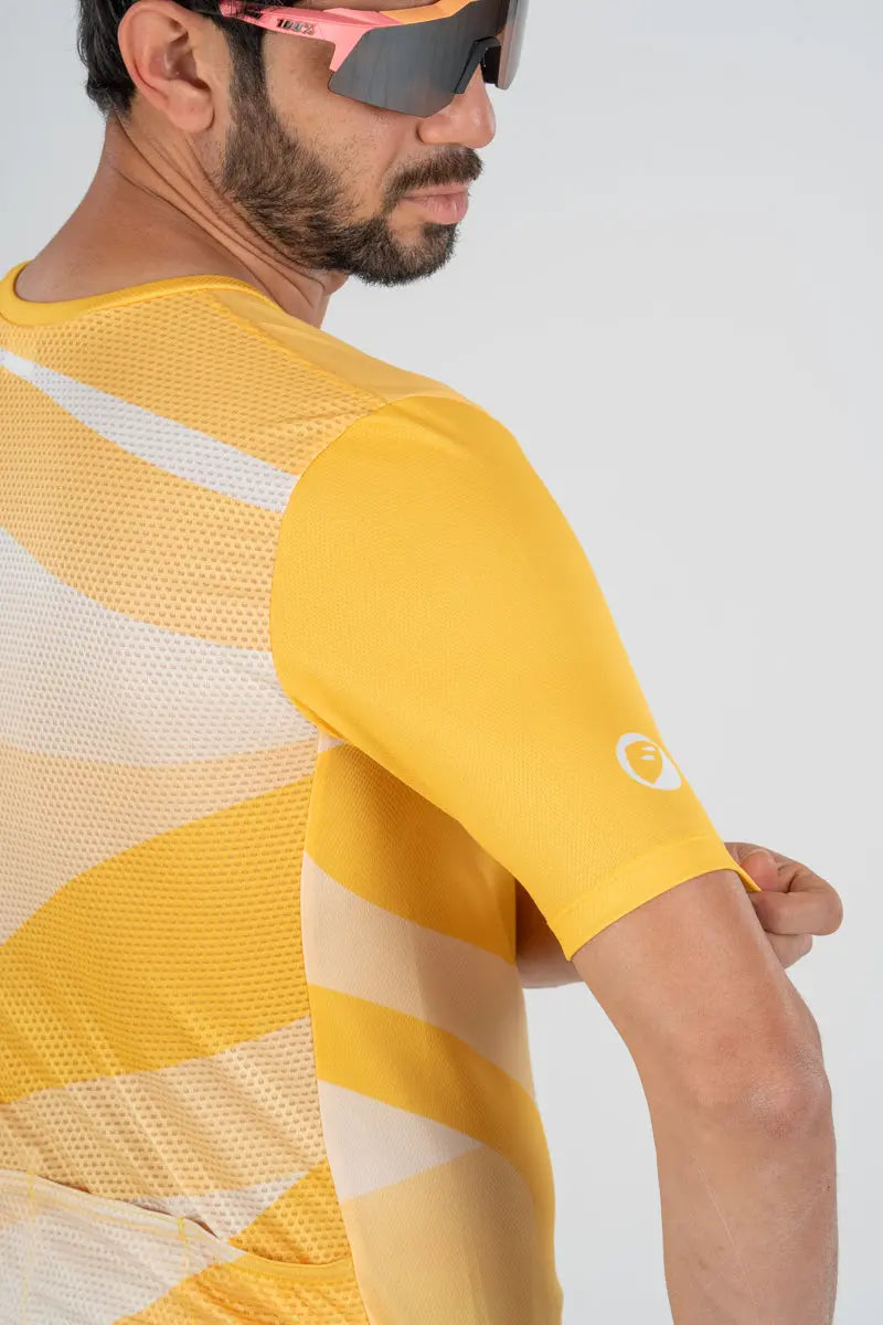Load image into Gallery viewer, APACE Relax fit Cycling Jersey | Brilliant | Unisex
