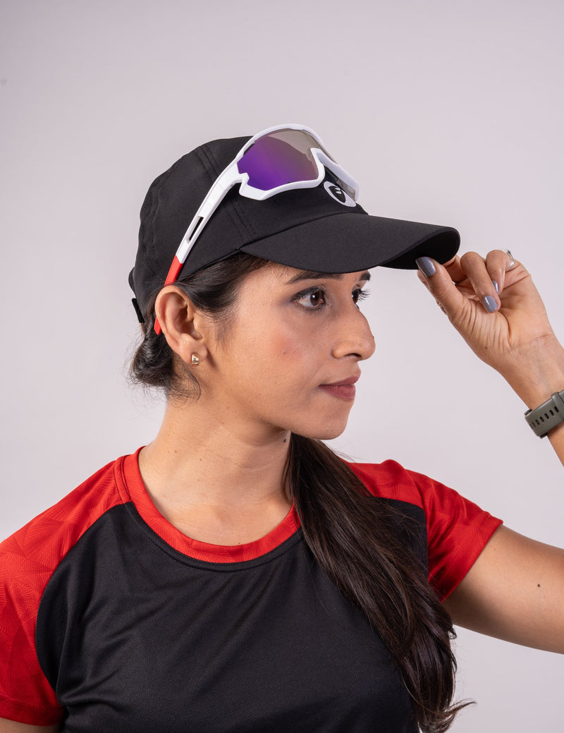 Load image into Gallery viewer, Unisex Running Cap | Streak | Black/Red - MADOVERBIKING -  Apace
