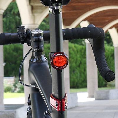 Load image into Gallery viewer, Cateye Safetylamp Cycling Light Wareable-X Mini - MADOVERBIKING
