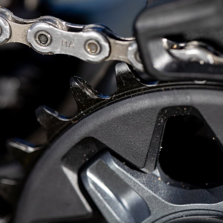Load image into Gallery viewer, Shimano CN-M7100 SLX 12-Speed MTB Chain SHIMANO MADOVERBIKING
