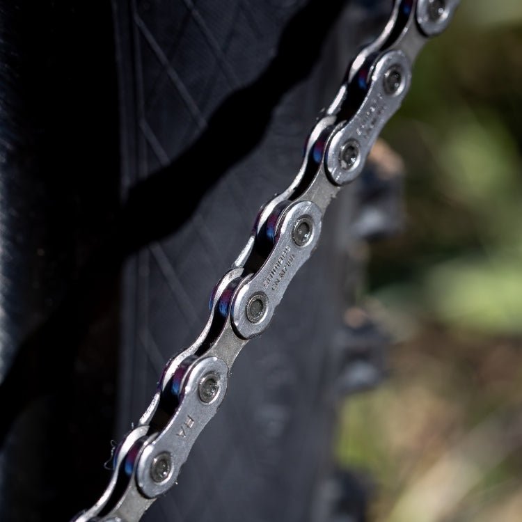 Load image into Gallery viewer, Shimano CN-M7100 SLX 12-Speed MTB Chain SHIMANO MADOVERBIKING

